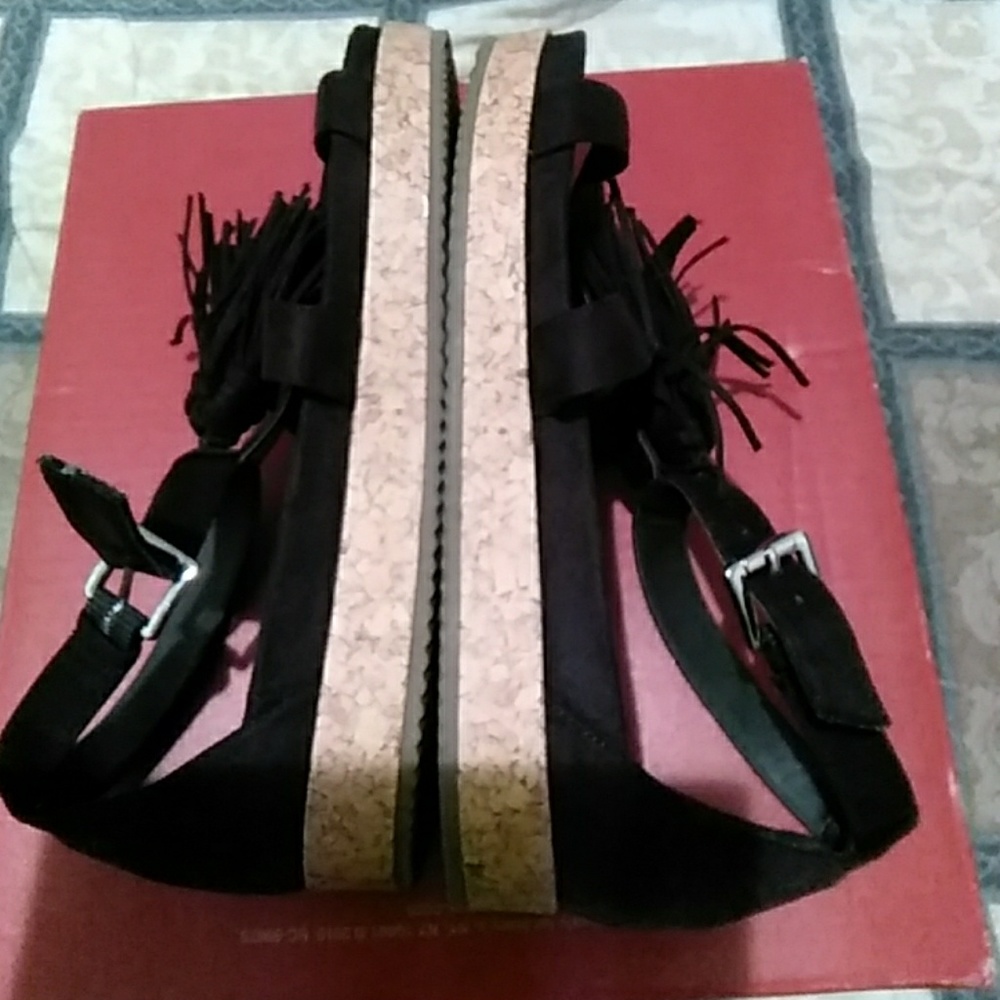Sandals - Picture 5 of 7